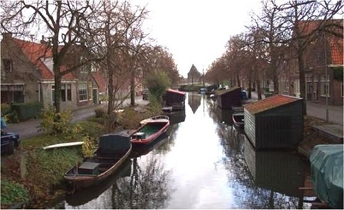 Gelegen aan prachtige gracht